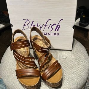 Womens wedge heel size 7.